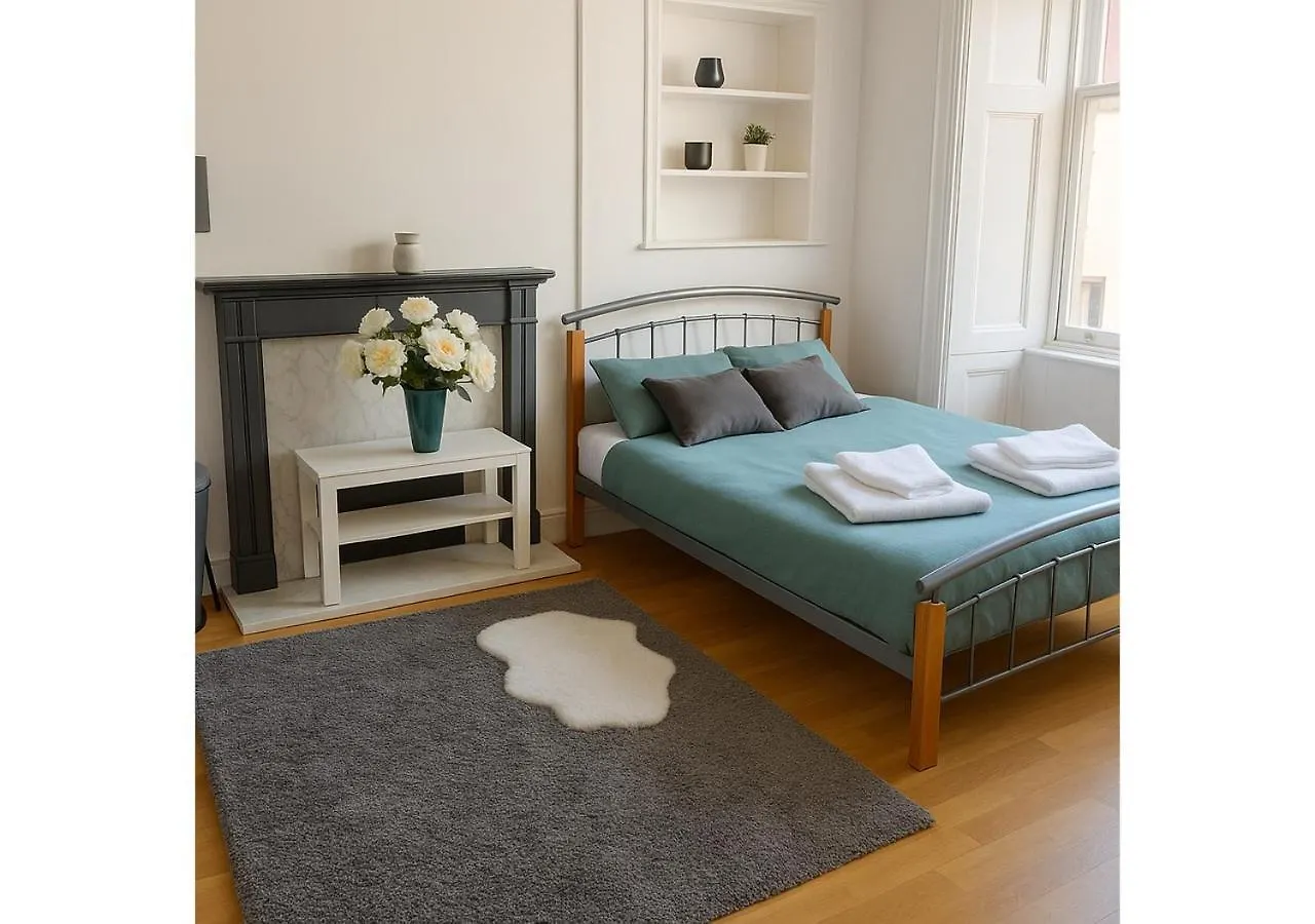 Kontakte von Quiet & Cozy Flat - 1Br & Kitchen - Close To Everything